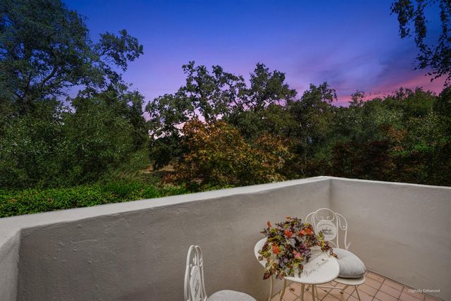 11705 Gold Parke Ln, Gold River, CA 95670