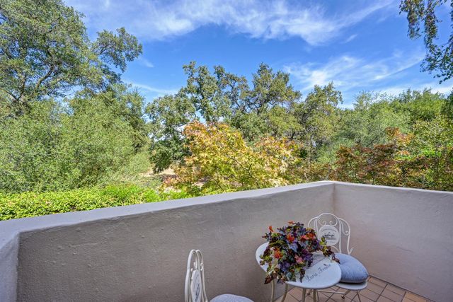 11705 Gold Parke Ln, Gold River, CA 95670