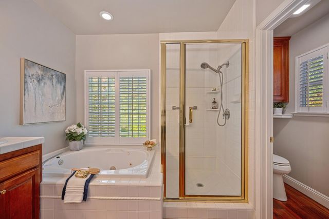 11705 Gold Parke Ln, Gold River, CA 95670