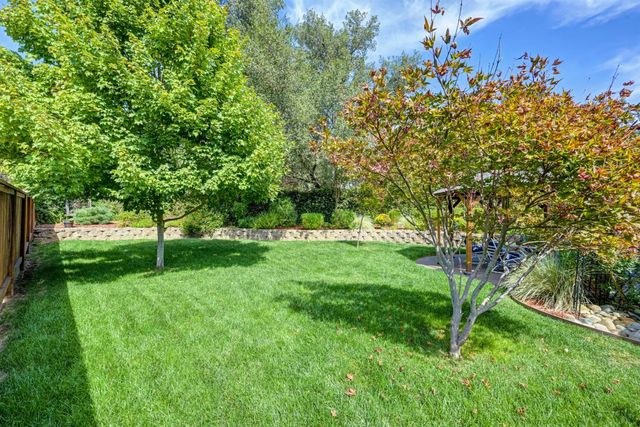 11705 Gold Parke Ln, Gold River, CA 95670