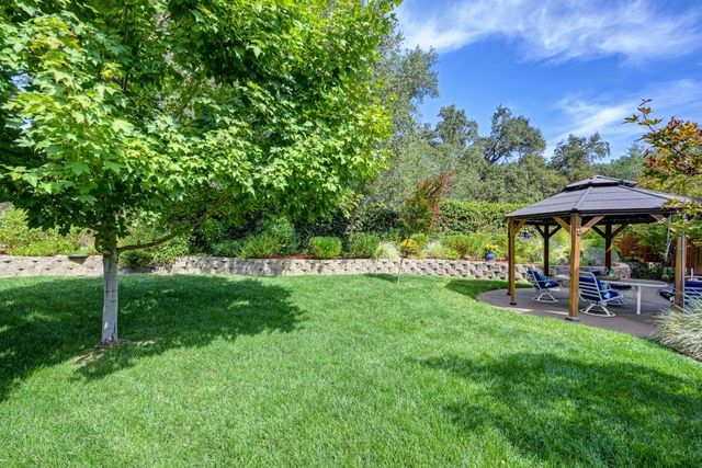 11705 Gold Parke Ln, Gold River, CA 95670