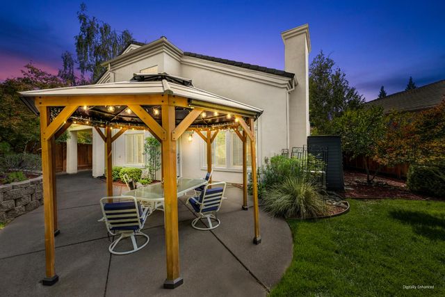 11705 Gold Parke Ln, Gold River, CA 95670