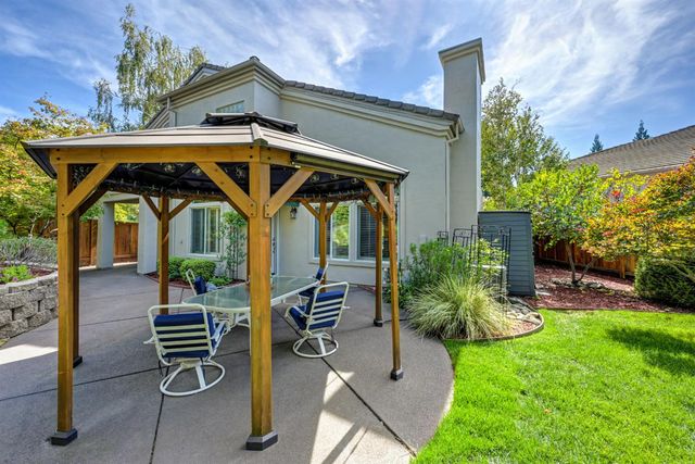 11705 Gold Parke Ln, Gold River, CA 95670