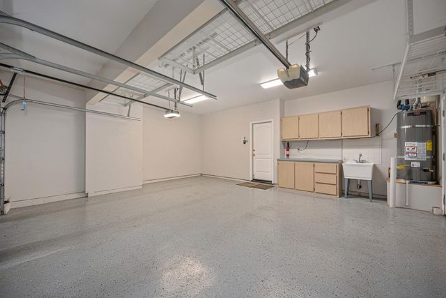 11705 Gold Parke Ln, Gold River, CA 95670