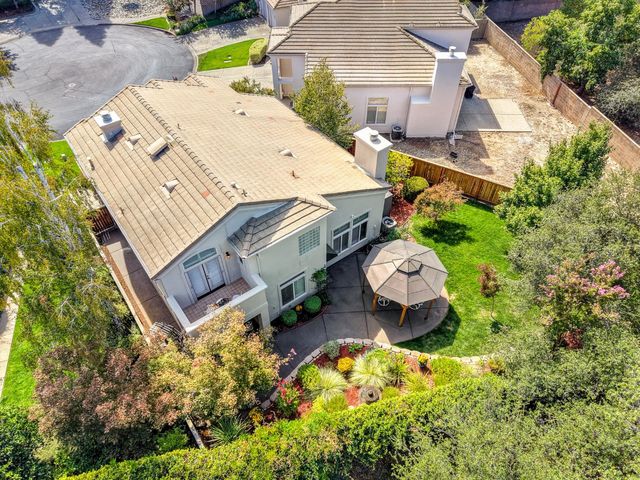 11705 Gold Parke Ln, Gold River, CA 95670