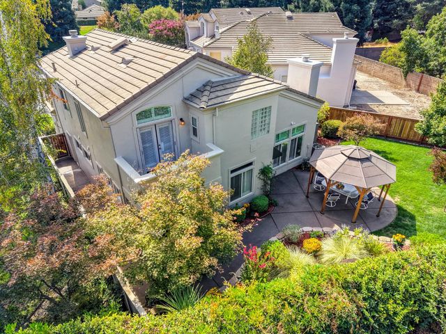 11705 Gold Parke Ln, Gold River, CA 95670