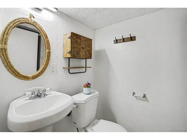 5671 W 71st Ave, Arvada, CO 80003