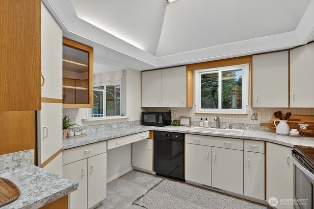 5610 Rosario Way, Anacortes, WA 98221