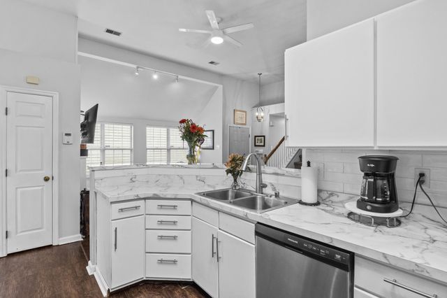 400 Bradford Colony Drive, Lexington, KY 40515