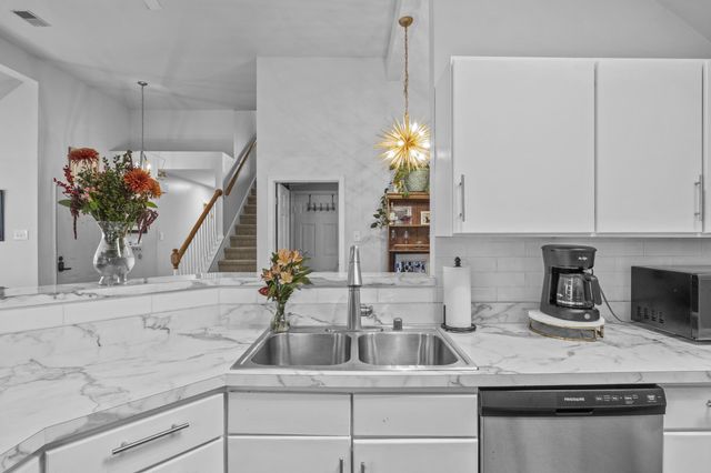 400 Bradford Colony Drive, Lexington, KY 40515