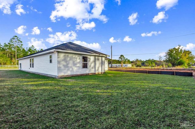 5009 Rainwater Rd, Milton, FL 32583