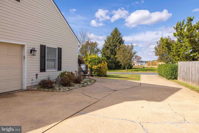 13 DENISE CT, Bear, DE 19701