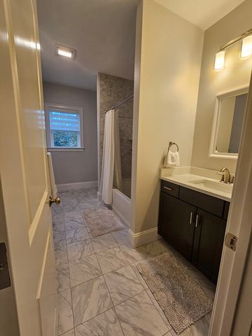 4 Sabrinas Way, Dartmouth, MA 02747