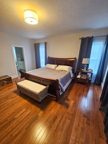 4 Sabrinas Way, Dartmouth, MA 02747