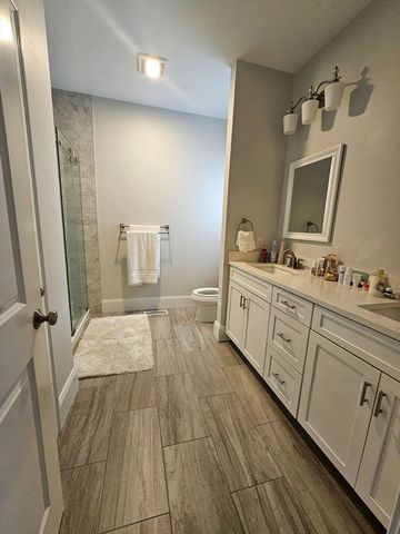 4 Sabrinas Way, Dartmouth, MA 02747