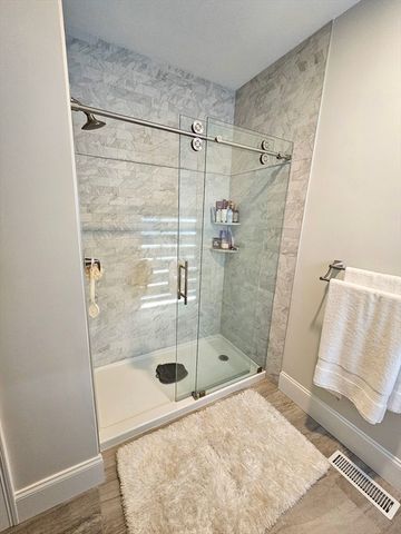 4 Sabrinas Way, Dartmouth, MA 02747