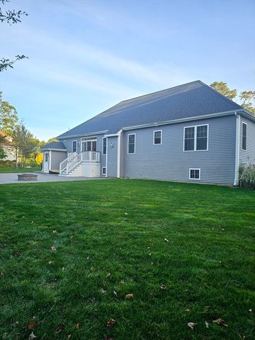 4 Sabrinas Way, Dartmouth, MA 02747