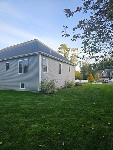 4 Sabrinas Way, Dartmouth, MA 02747