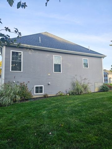 4 Sabrinas Way, Dartmouth, MA 02747