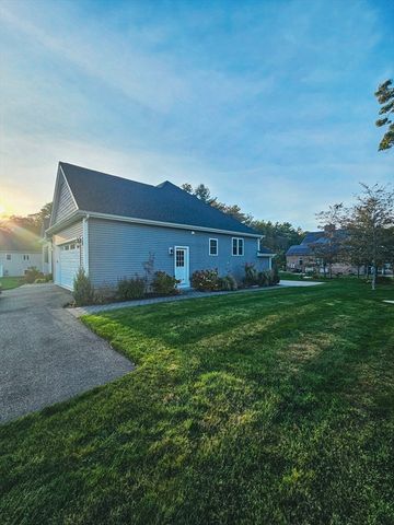 4 Sabrinas Way, Dartmouth, MA 02747