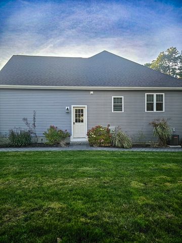 4 Sabrinas Way, Dartmouth, MA 02747