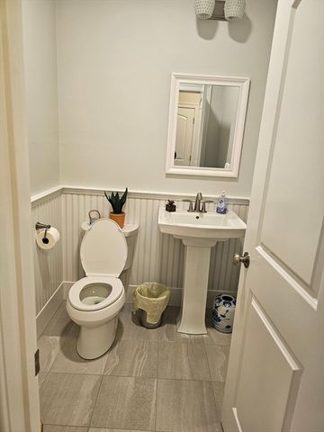 4 Sabrinas Way, Dartmouth, MA 02747