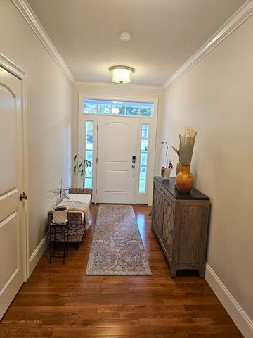 4 Sabrinas Way, Dartmouth, MA 02747