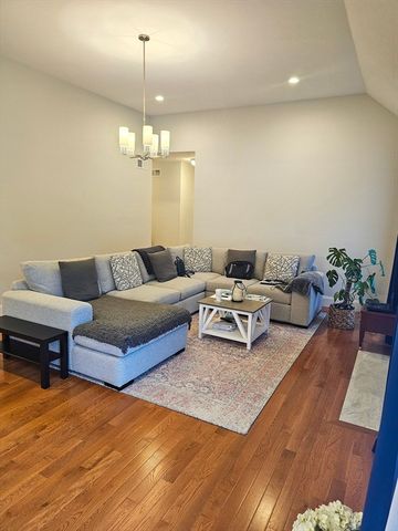 4 Sabrinas Way, Dartmouth, MA 02747