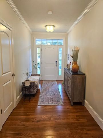 4 Sabrinas Way, Dartmouth, MA 02747