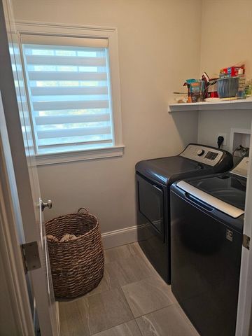 4 Sabrinas Way, Dartmouth, MA 02747