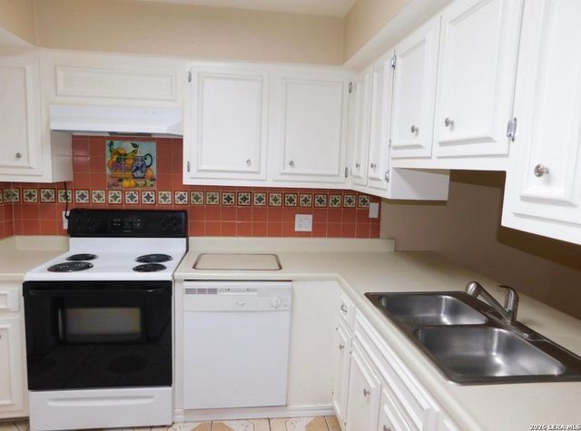 5359 Fredericksburg Rd Apt 302, San Antonio, TX 78229