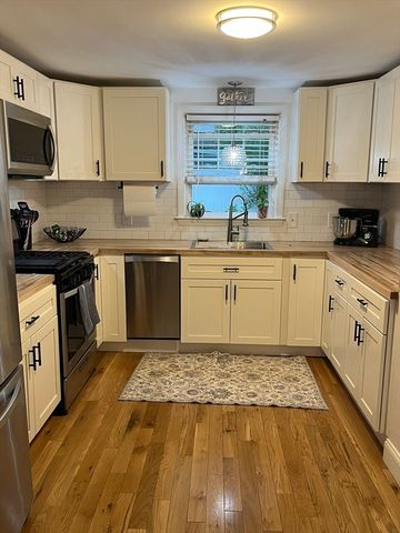 4 Robin Rd, Billerica, MA 01821