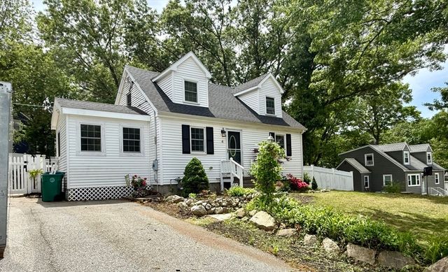 4 Robin Rd, Billerica, MA 01821
