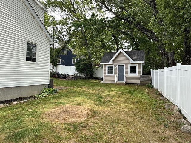 4 Robin Rd, Billerica, MA 01821