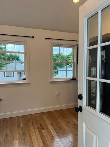 4 Robin Rd, Billerica, MA 01821