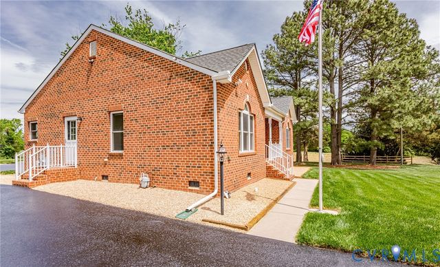 2018 Valentine Rd, Fairfield, VA 23228