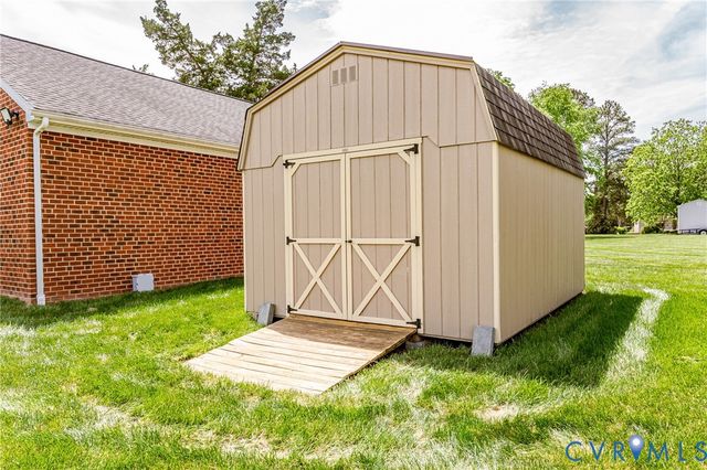 2018 Valentine Rd, Fairfield, VA 23228