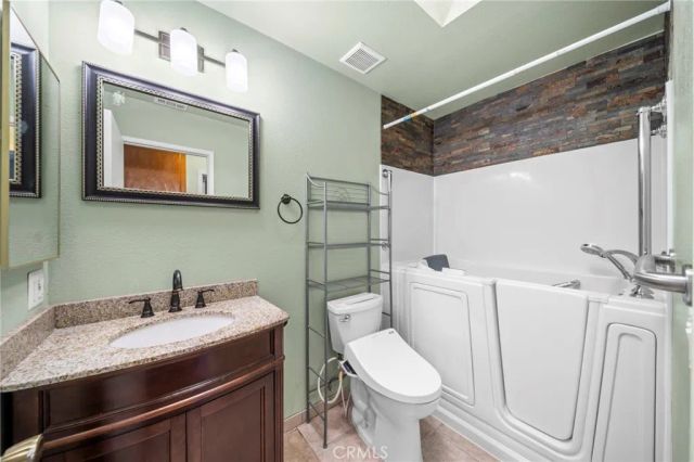 235 Laurelwood Lane, Lake Elsinore, CA 92530