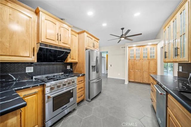 235 Laurelwood Lane, Lake Elsinore, CA 92530