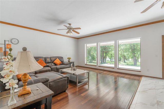 13974 S Broadway, Edmond, OK 73034