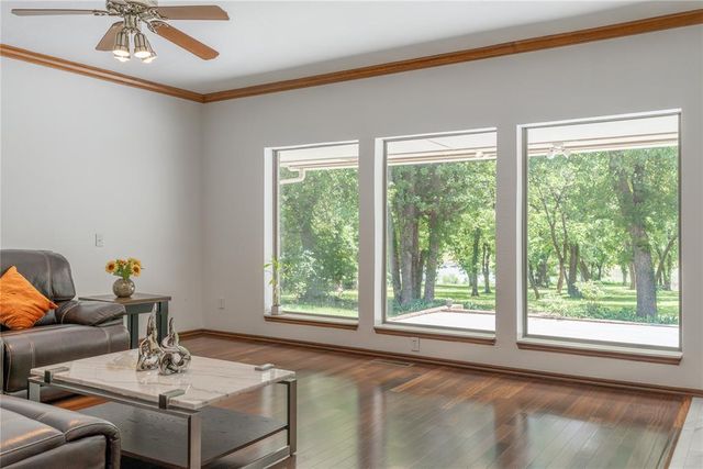 13974 S Broadway, Edmond, OK 73034