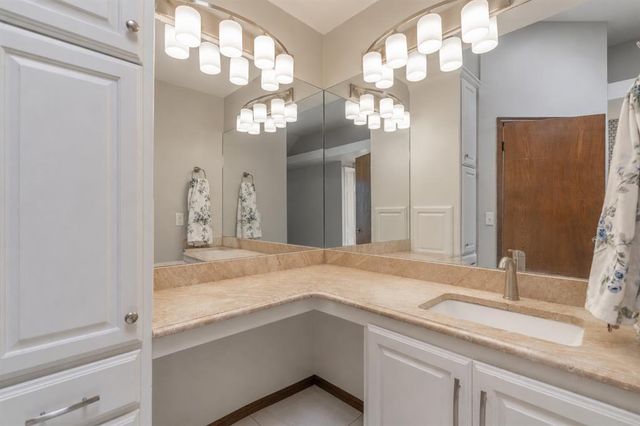 13974 S Broadway, Edmond, OK 73034