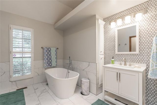 13974 S Broadway, Edmond, OK 73034