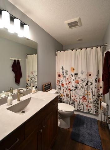 1800 20th Avenue Circle NE, Kasson, MN 55944