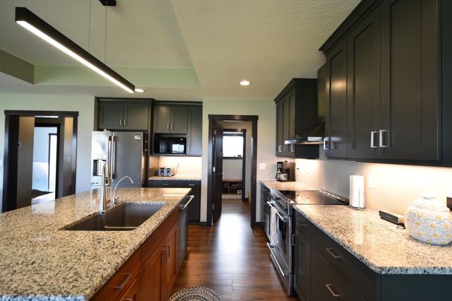 1800 20th Avenue Circle NE, Kasson, MN 55944