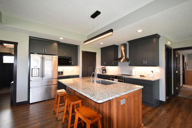 1800 20th Avenue Circle NE, Kasson, MN 55944