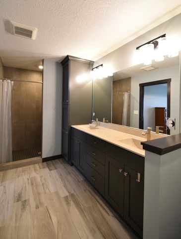 1800 20th Avenue Circle NE, Kasson, MN 55944