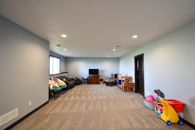 1800 20th Avenue Circle NE, Kasson, MN 55944