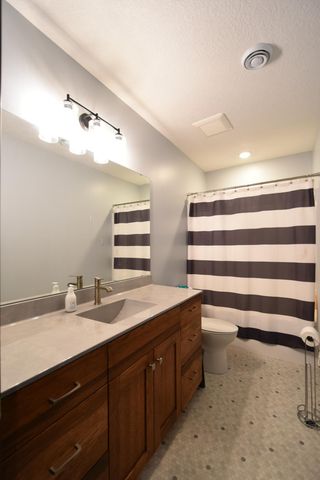 1800 20th Avenue Circle NE, Kasson, MN 55944