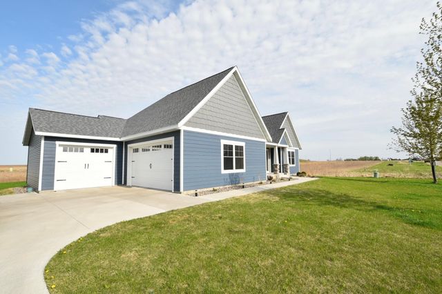1800 20th Avenue Circle NE, Kasson, MN 55944